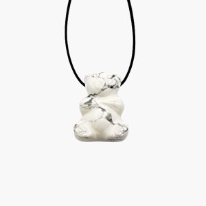 Bär Anhänger aus Howlith weiß