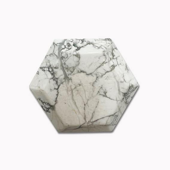 Feenstein aus Howlith weiß