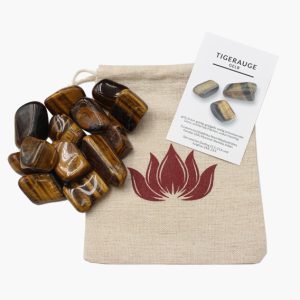Tigerauge Trommelsteine Set im Jutebeutel mit Lotusblume und Beschreibungskarte ca. 200g