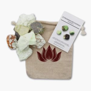 Dekosteine Zitronenchrysopras (Gaspeit) im Leinenbeutel mit Lotusblume 300-350g